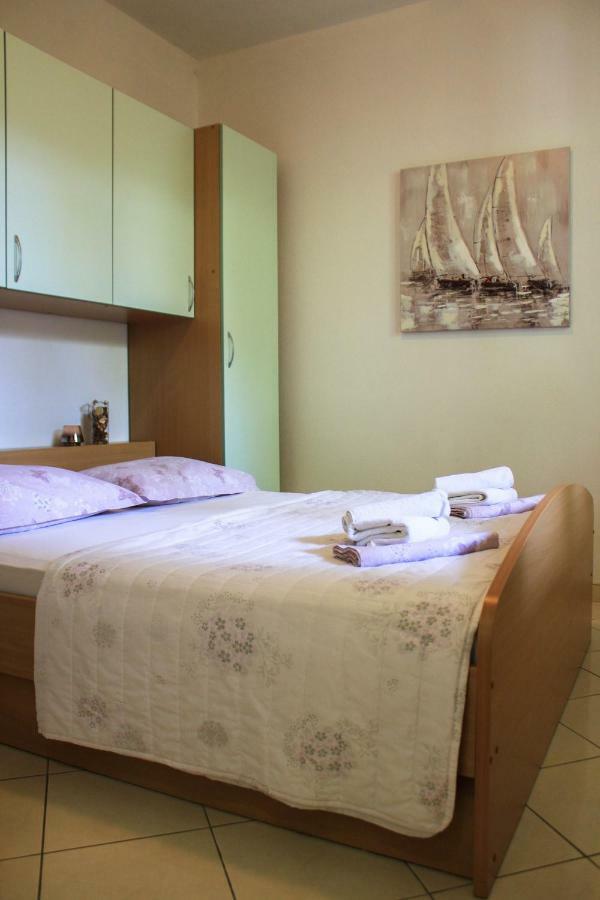 Apartments Pino Makarska Eksteriør bilde