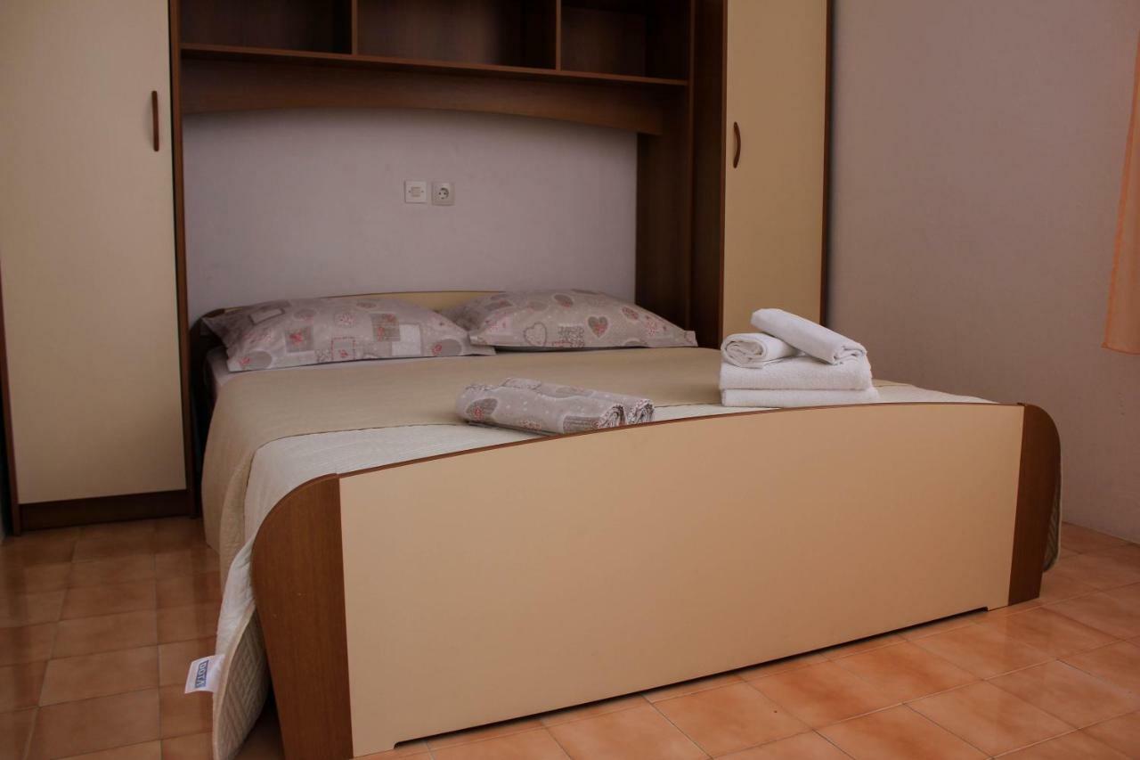 Apartments Pino Makarska Eksteriør bilde