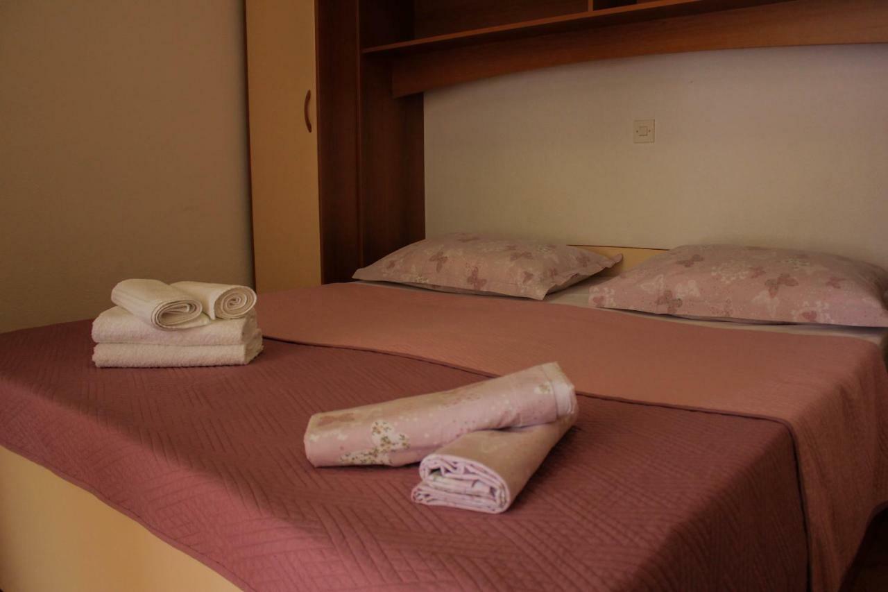 Apartments Pino Makarska Eksteriør bilde