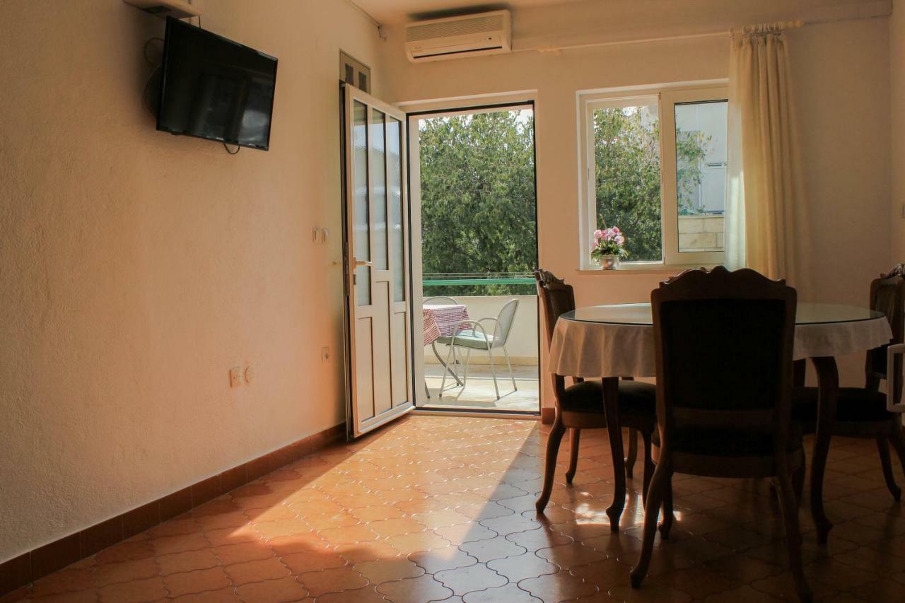 Apartments Pino Makarska Eksteriør bilde