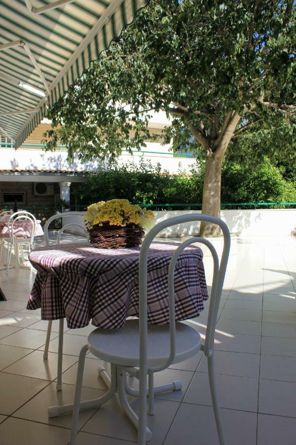 Apartments Pino Makarska Eksteriør bilde