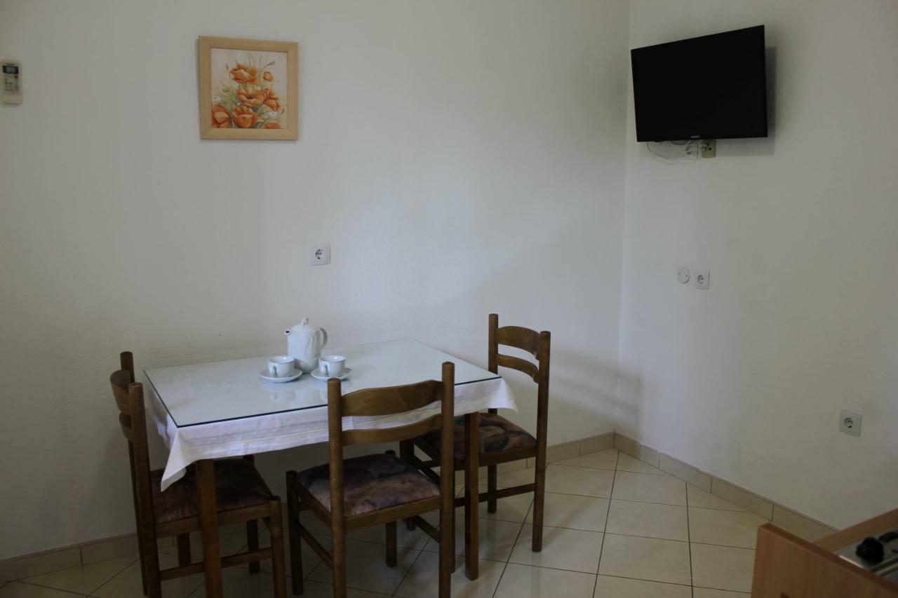 Apartments Pino Makarska Eksteriør bilde