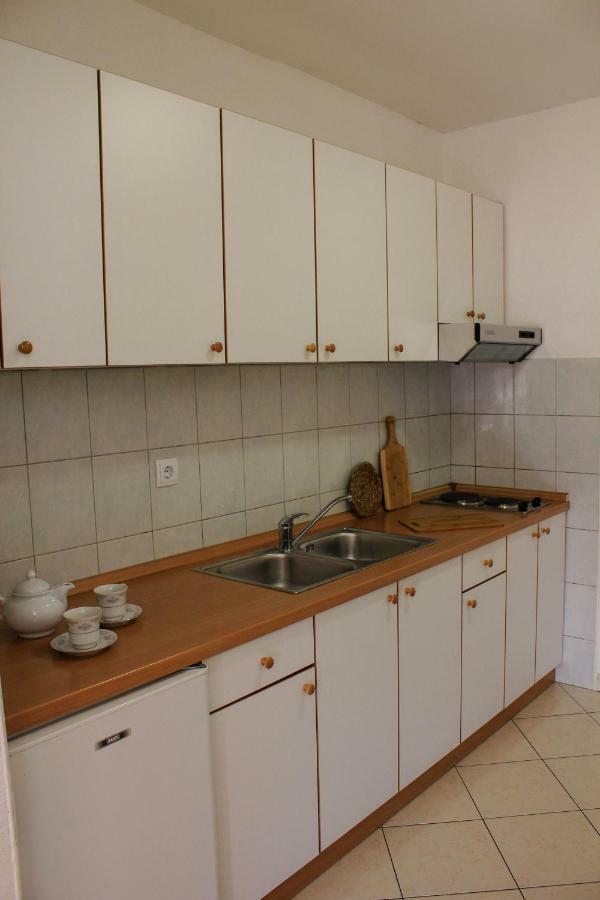 Apartments Pino Makarska Eksteriør bilde
